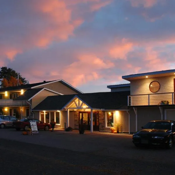Sands on Golden Lake – hotel w mieście Killaloe Station