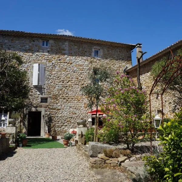 Le Manoir du Raveyron, khách sạn ở Vallon-Pont-dʼArc