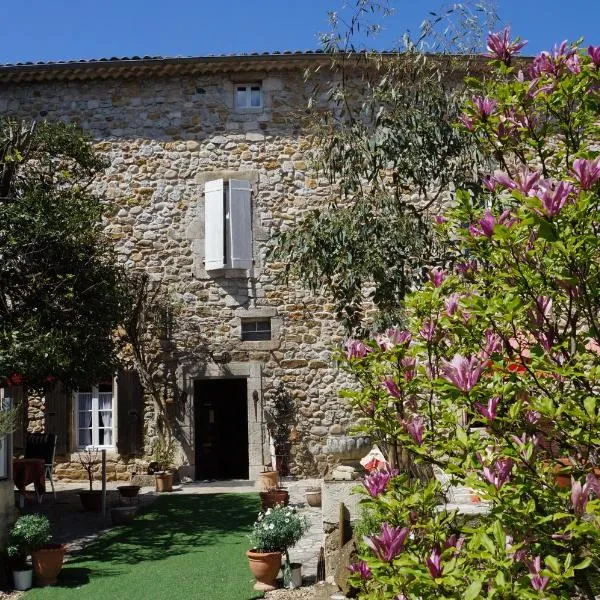 Le Manoir du Raveyron, hotel di Vallon-Pont-dʼArc