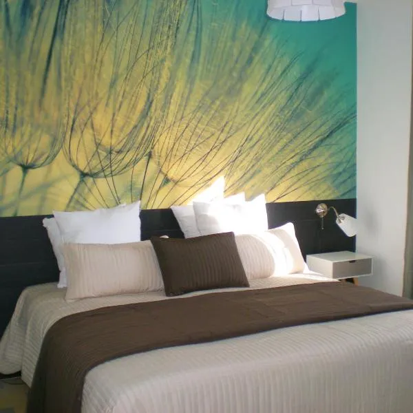 2 Chemin Neuf balcon, hotel in Gréoux-les-Bains