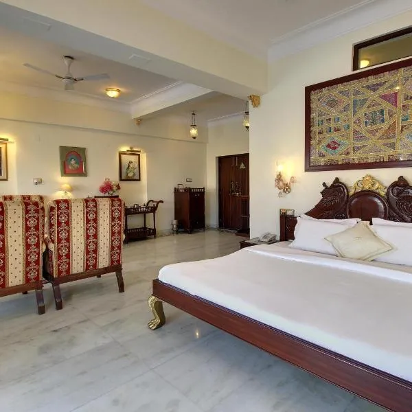 Lake Pichola Hotel photo 2