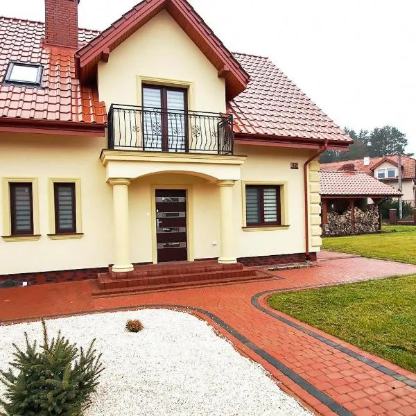 Villa Nad Jeziorem, hotel in Brożówka