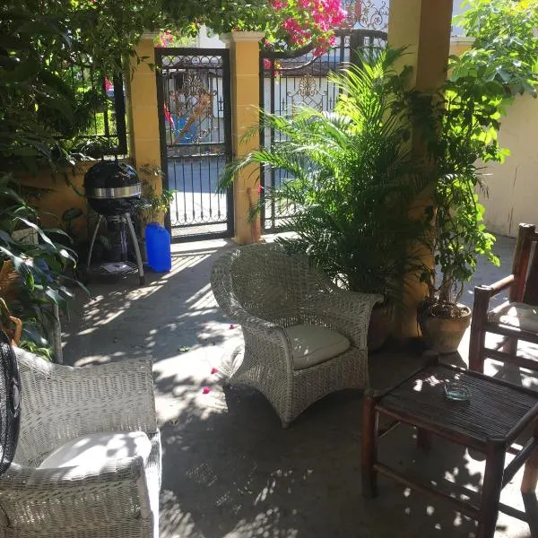 Guesthouse Cavite, hotel in Dasmariñas