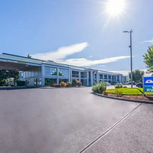 Americas Best Value Inn Phoenix Medford, hotel v destinaci Phoenix