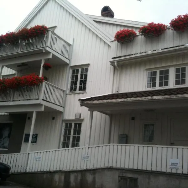 Holsthuset Losji, hotel en Fevik