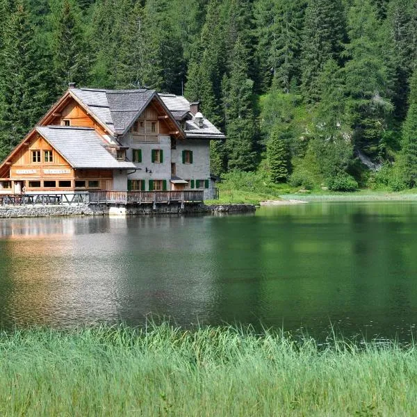Rifugio Lago Nambino, hotel v Madonna di Campiglio
