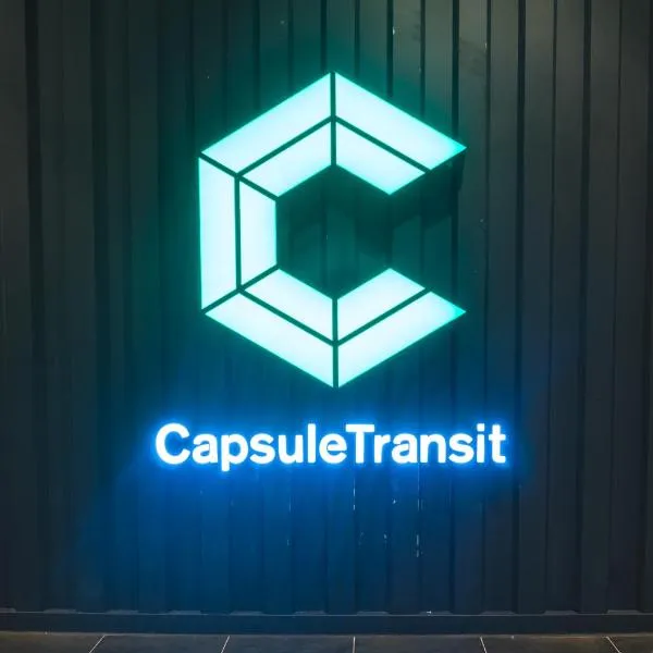 Capsule Transit KLIA 2 (Landside) - Gateway@KLIA2, Level 1, hotel in Kampong Pelembang