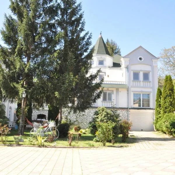 Vila Kraljica, hotel in Vrdnik