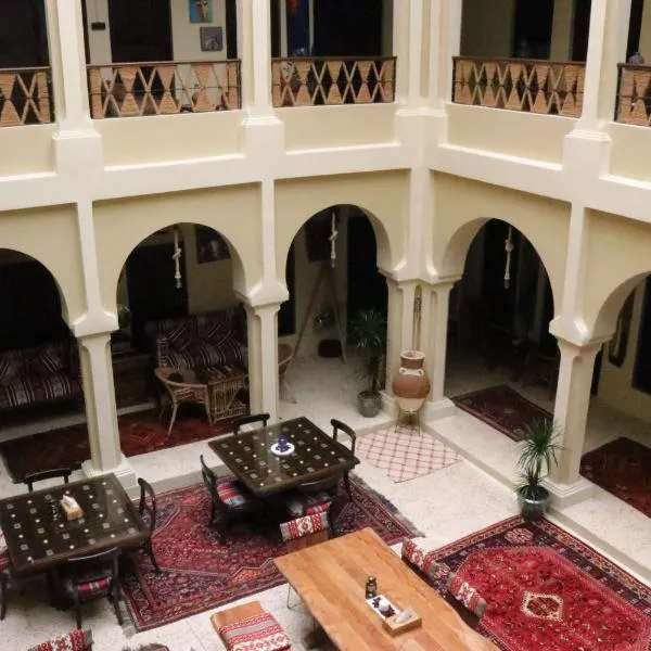 Al Koot Heritage Hotel, отель в городе Эль-Хуфуф
