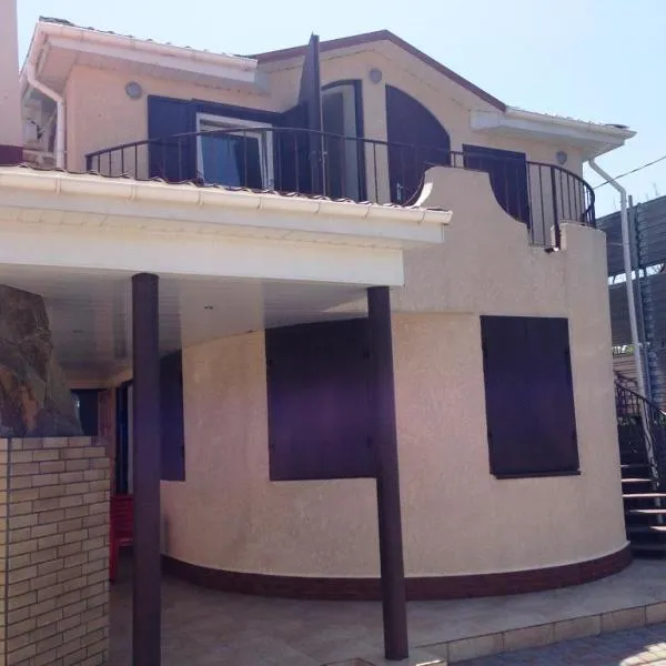 House in Karolino-Buhaz, khách sạn ở Zatoka