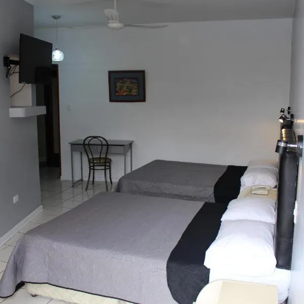 Embassy Beach, hotel in Pisco