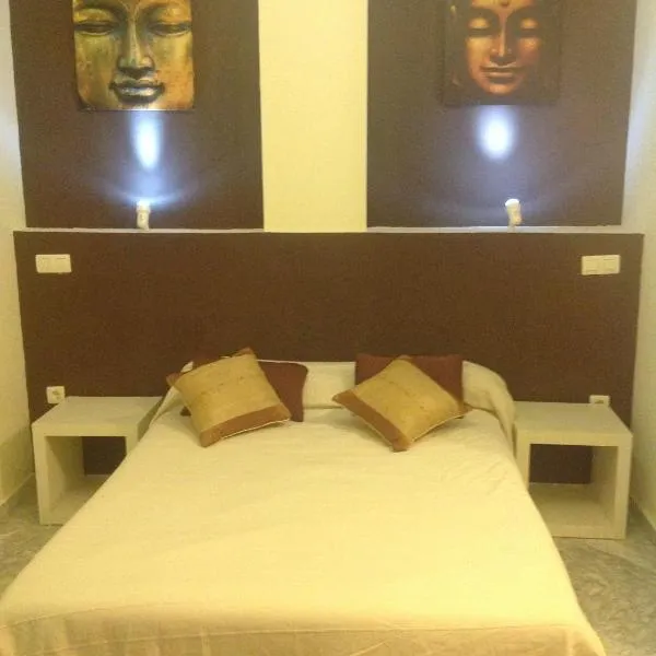 Hostal Neptuno, hotel v destinaci Cáceres