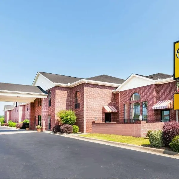 Super 8 by Wyndham Searcy AR, hotel di Beebe