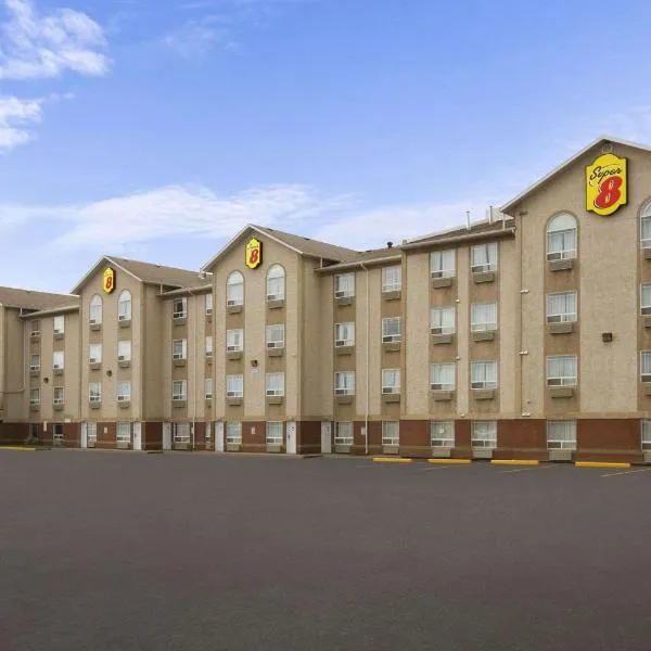Super 8 by Wyndham Fort Nelson BC, hotel i Fort Nelson