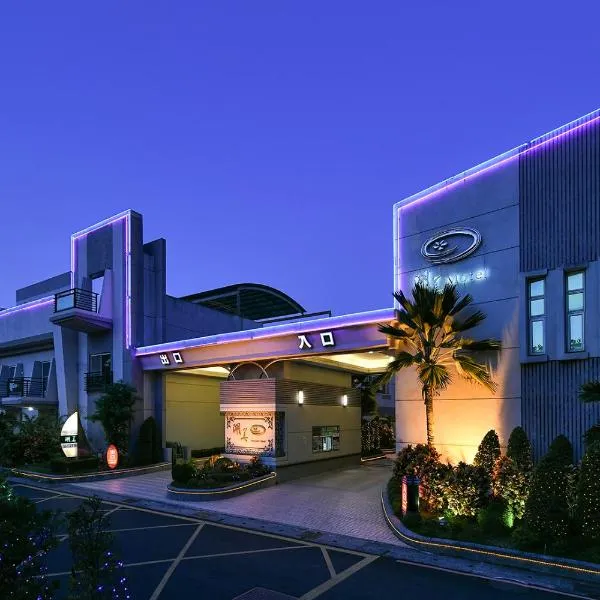 Hwu Meei Motel, hotel di Tainan