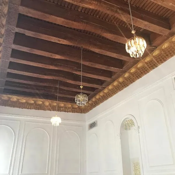 Diyor Hostel, hotel in Bukhara