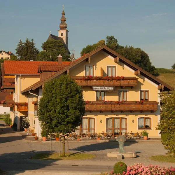 Gasthof Gruber, hotel em Tittmoning