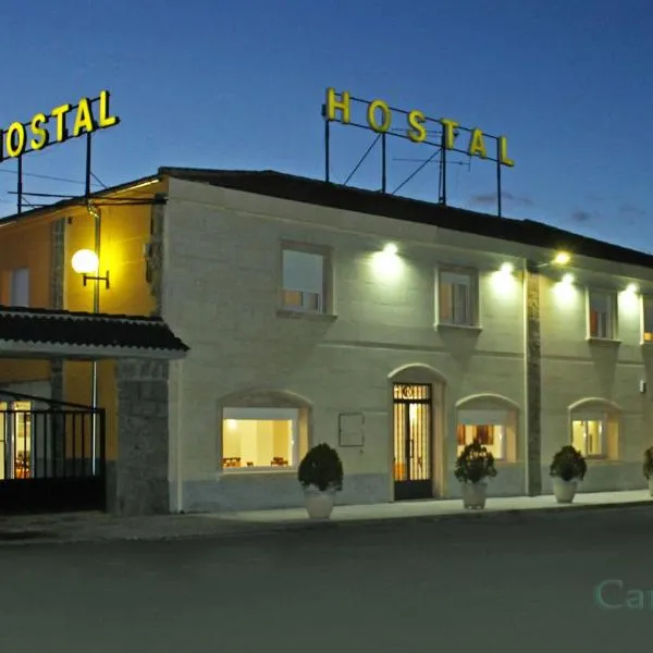 Hostal Restaurante Carolina, hotel v destinácii Pedrosillo el Ralo