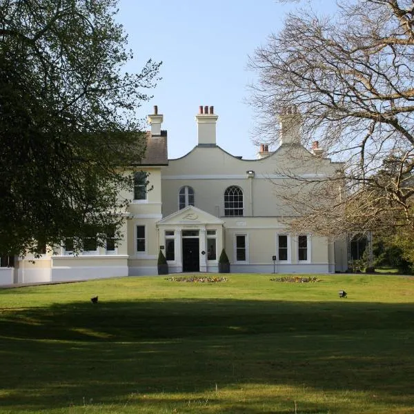 St Elizabeth's House, hotel Wemburyben