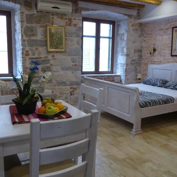 Apartments Đukić, hotel in Kotor