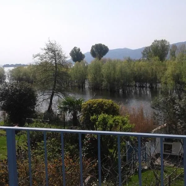 Una finestra sul lago..Appartamento Verbania, hotel v destinaci Verbania
