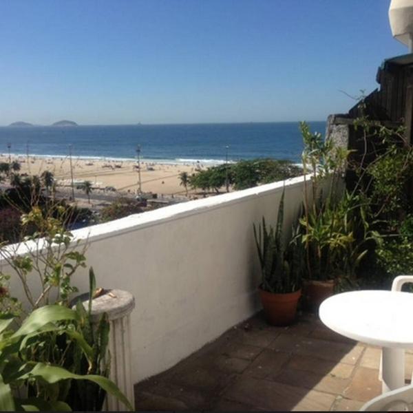 Apartamentos Copacabana ampla vista mar