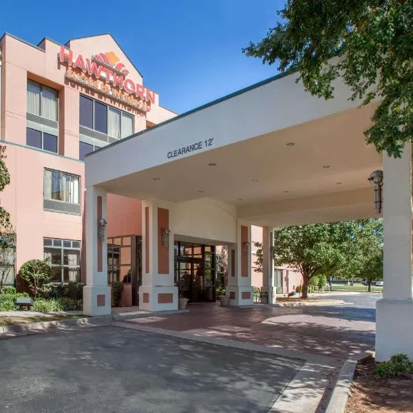 Hawthorn Suites Midwest City, hotel v destinaci Midwest City