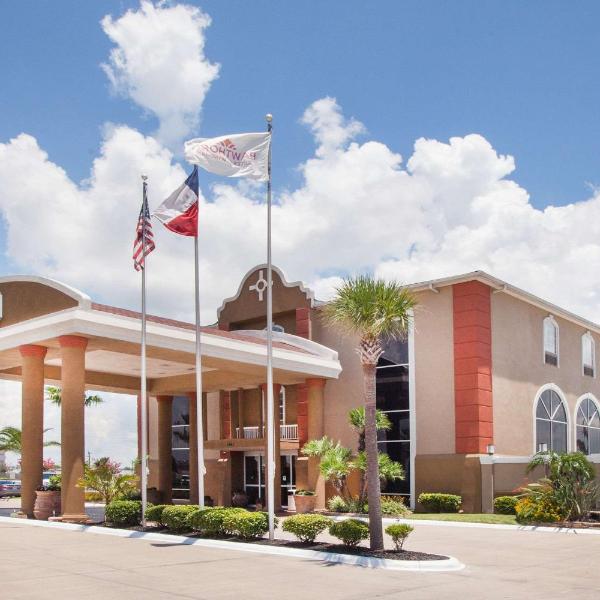 McKinzie Hotel & Suites — photo 19