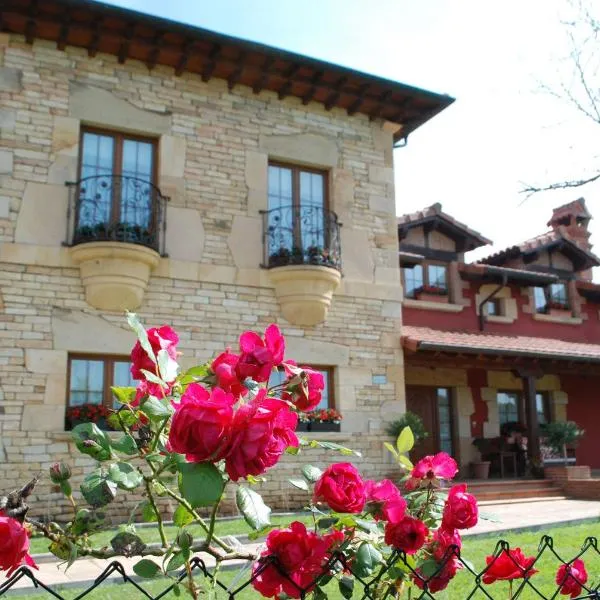 Posada La Fabula, hotel v destinaci Santillana del Mar