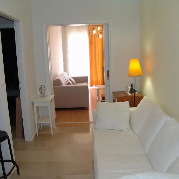 Grace Apartments, hotel in Loutraki