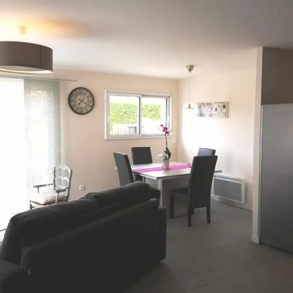 La Maison De Lena, hotel in Grézillac