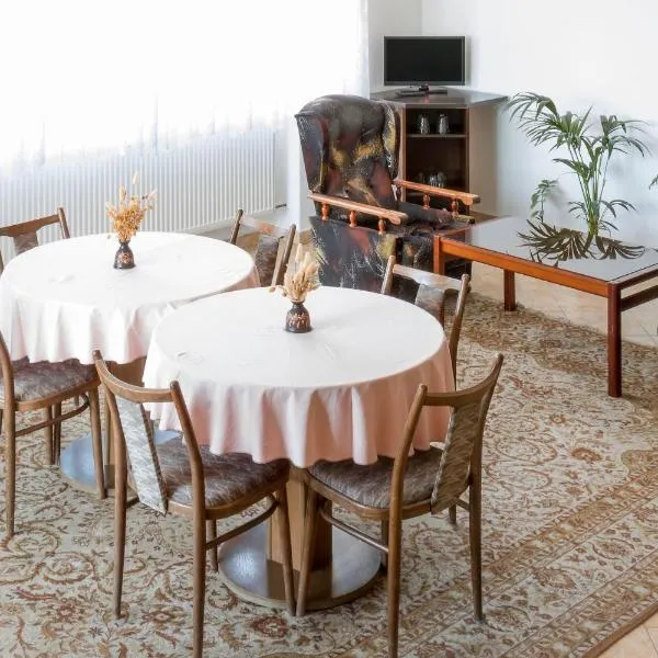 Alton garni hotel, hotel v Českých Budějovicích