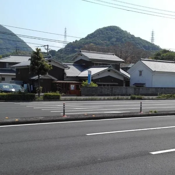 kaeru Guest house, hotel in Takamatsu
