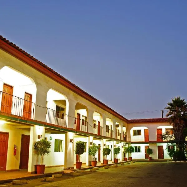 Hotel El Sausalito, готель у місті Енсенада