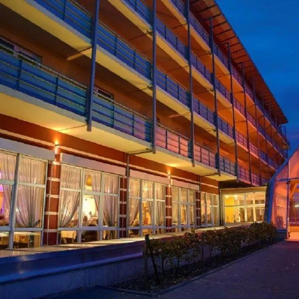 Kurhotel Pyramide Bad Windsheim, хотел в Бад Виндсхайм