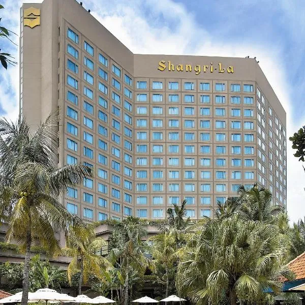 Shangri-la Surabaya – hotel w mieście Watulawang