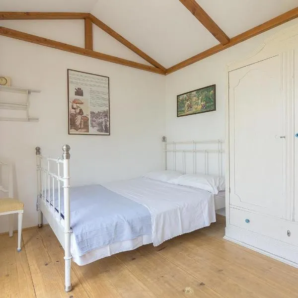 Glamping Green Istria Tiny Houses, hotel sa Truške