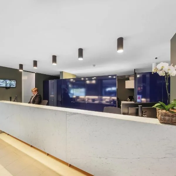 Belconnen Way Hotel & Serviced Apartments, hotel em Hall