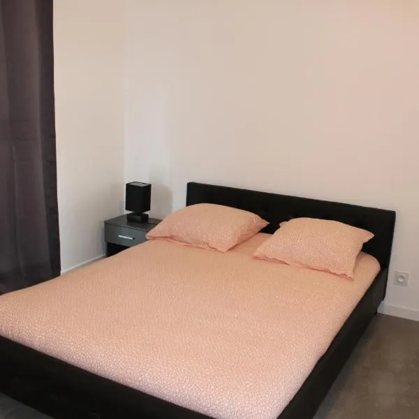 Etablissements Coulon - Talence (Chemin d'Ars) – hotel w mieście Talence
