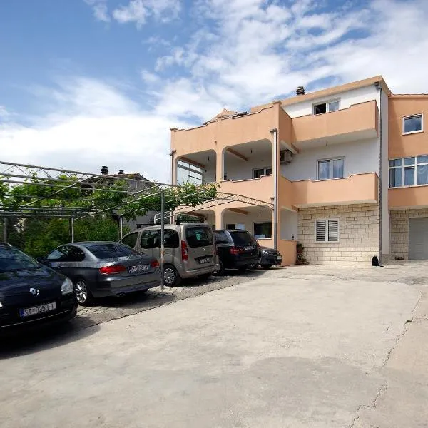 Apartment Ivan, hotel v destinaci Kaštel Sućurac