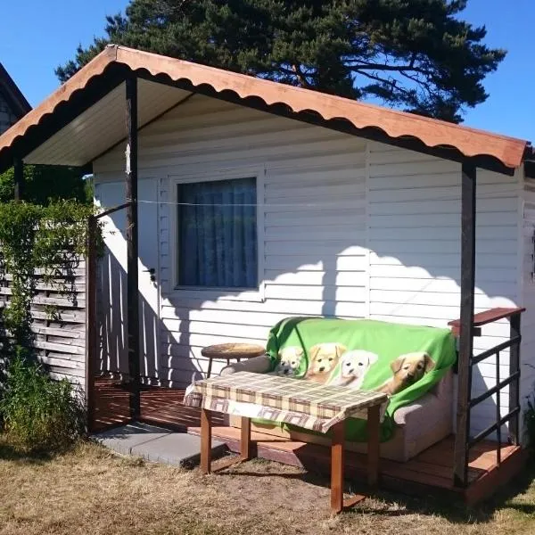 DOM BURSZTYNEK -domek drewniany, ξενοδοχείο σε Junoszyno