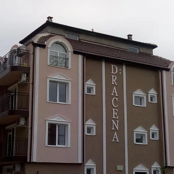 Dracena Guesthouse, hotel Ravdában