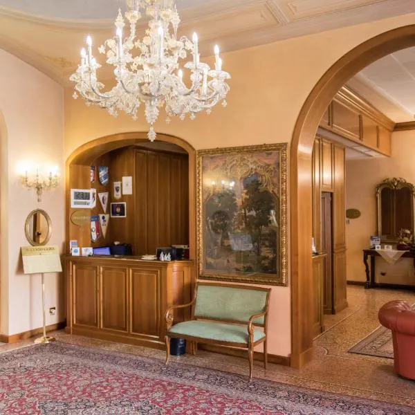 Phi Hotel Dei Medaglioni, hotel v destinaci Correggio