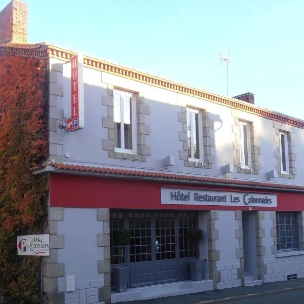 Hôtel-restaurant Les Colonnades, hotel in Saint-André-Goule-dʼOie