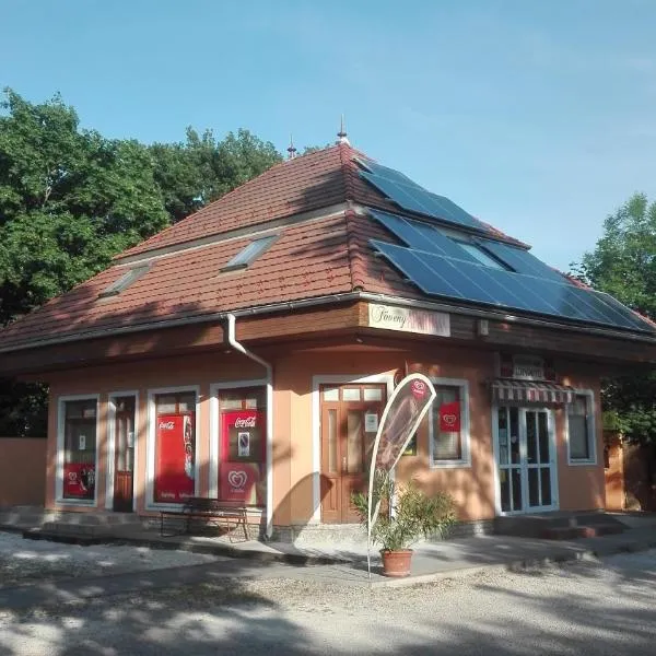 Föveny Apartman, hotel v destinaci Balatonudvari