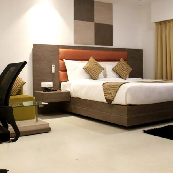 GK PALACE Pure VEG Hotel，喬爾哈特的飯店