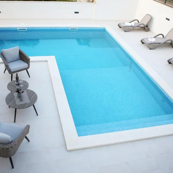 Apartments Villa Julija, hotel Lumbardában