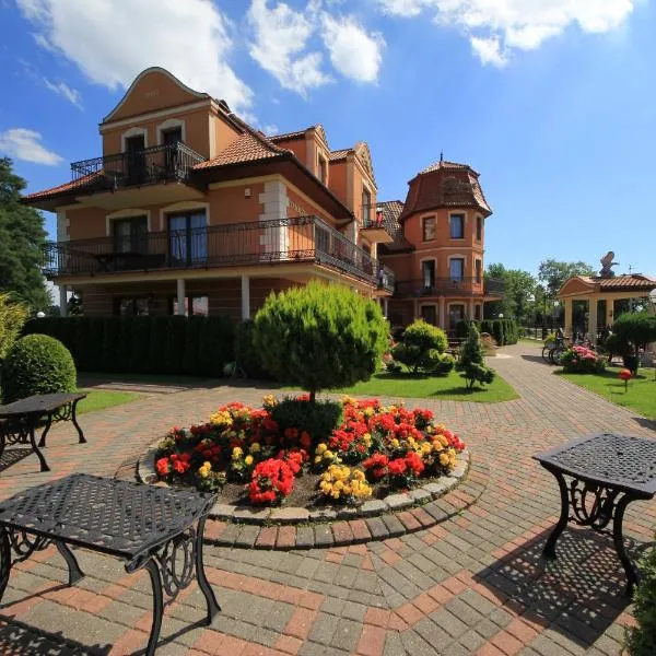 Pałacyk, hotel din Międzywodzie