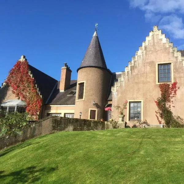 Highland Bear Lodge & Luxury Bear Huts, hotel en Drumnadrochit