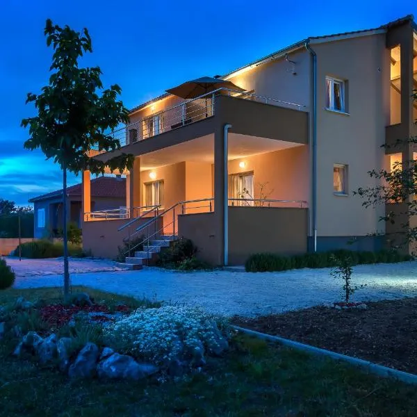 Guesthouse Miranda NP Krka, hotel v destinaci Lozovac